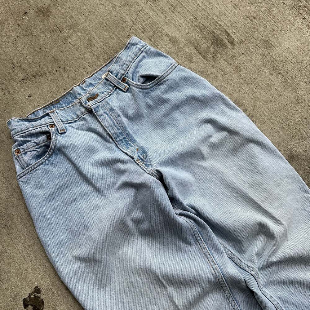 Vintage Levi's 550 Relaxed Fit Tapered Leg Jeans Made in USA Light Wash